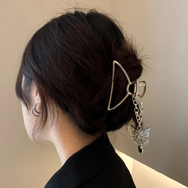Retro Butterfly Pendant Hair Claw – Geometric Silver Clip