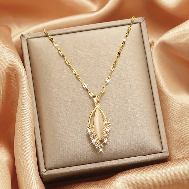 Women's Leaf Pendant Necklace – Stainless Steel Gold & Silver