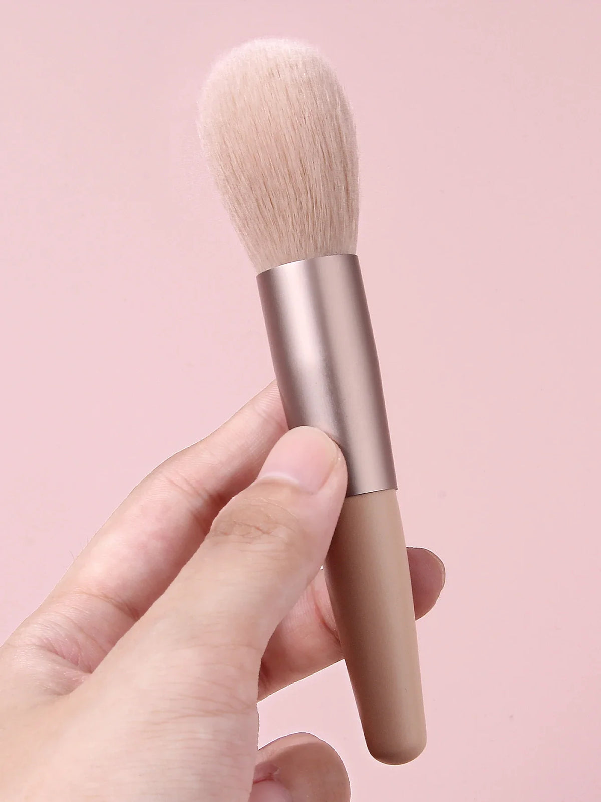 Professional Contour Blush & Highlight Makeup Brush | Nixie