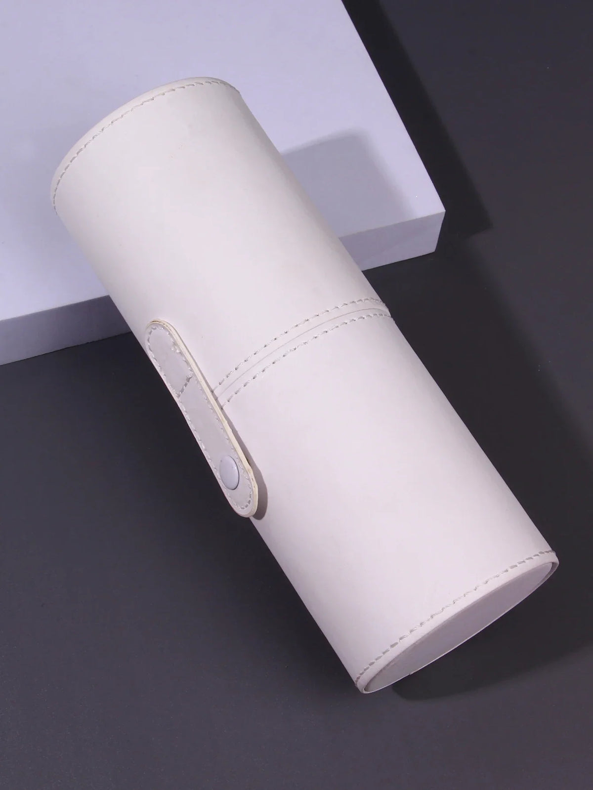 Portable Dustproof Makeup Brush Holder with Lid – Multi-Color