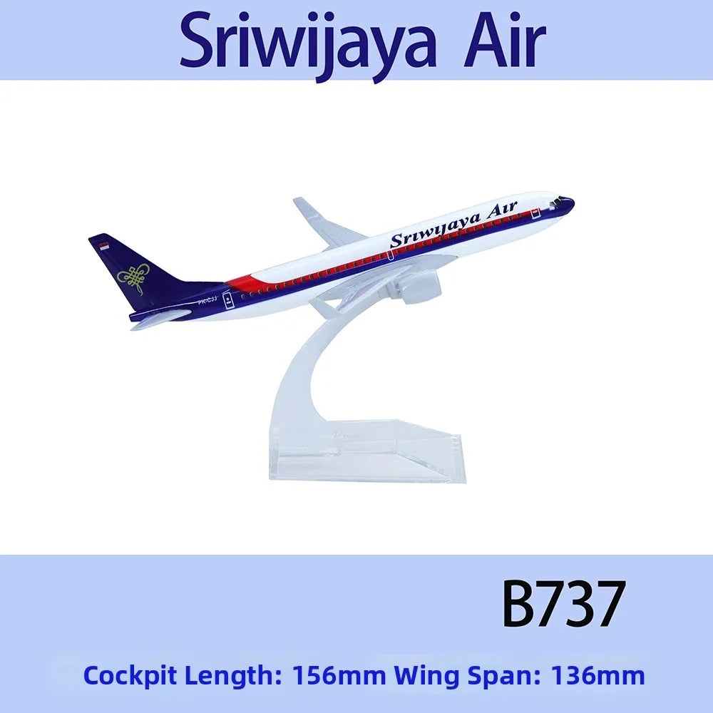 GOL Airlines Boeing B737 Diecast Model Plane 1/246 Scale 15.6cm