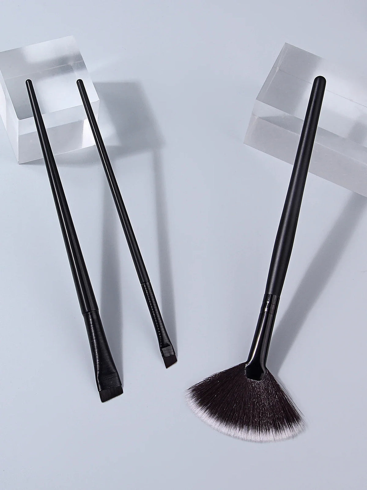 3-Piece Fan Highlighter & Angled Eyebrow Makeup Brush Set