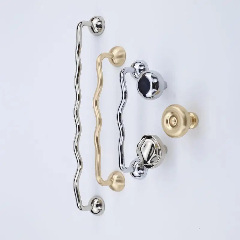 Zinc Alloy Wavy Cabinet Pull Handle – Modern Kitchen & Bath