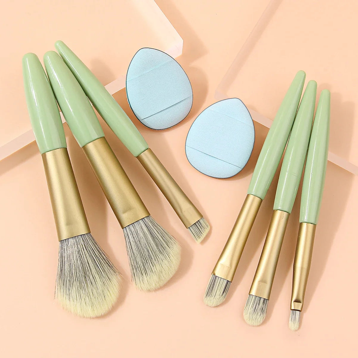 8-Piece Makeup Brush Kit – Soft Synthetic Brushes & Finger Puffs