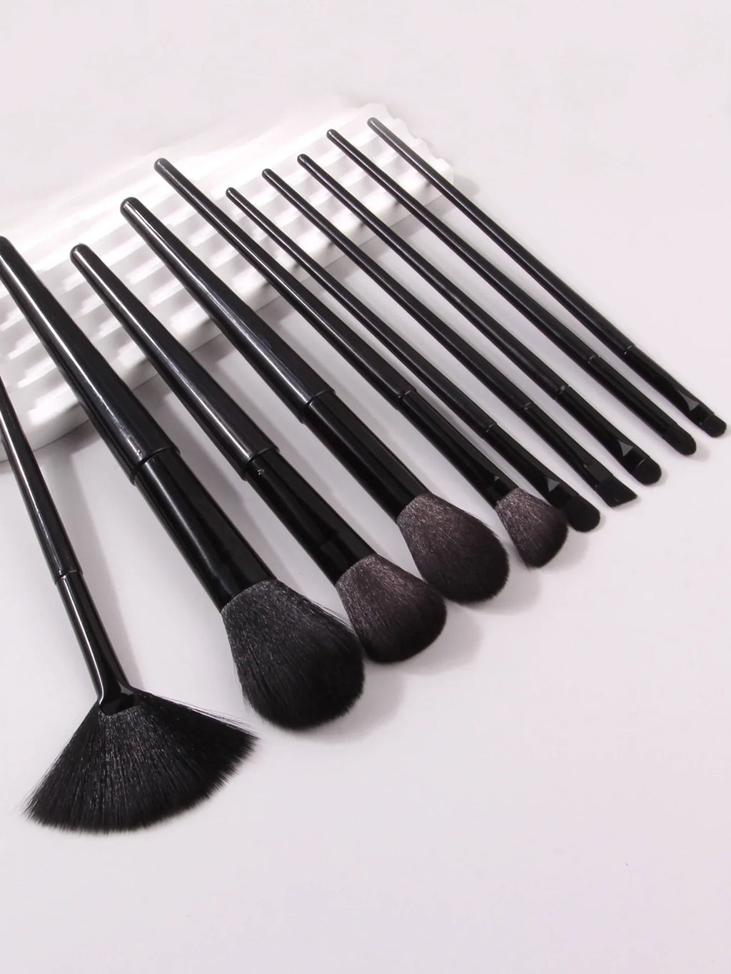 10-Piece Soft Bristle Makeup Brush Set – Foundation & Blush