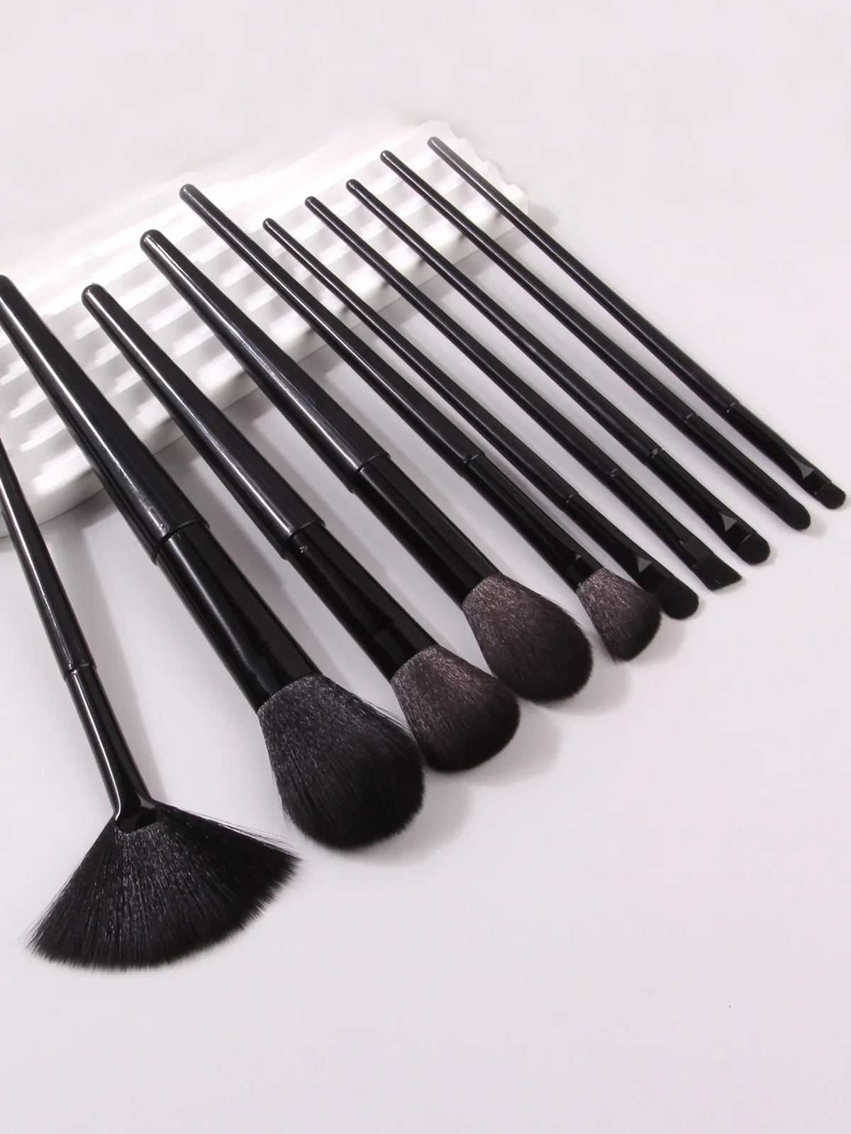 10-Piece Soft Bristle Makeup Brush Set – Foundation & Blush