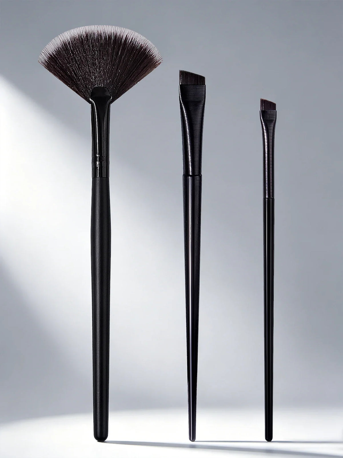 3-Piece Fan Highlighter & Angled Eyebrow Makeup Brush Set