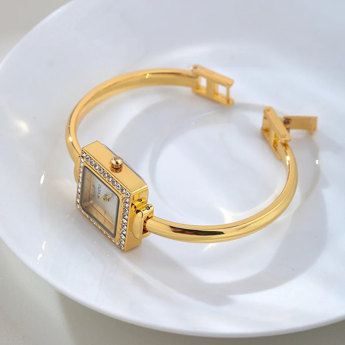 Women's Retro Gold Quartz Watch | Minimalist Stainless Steel