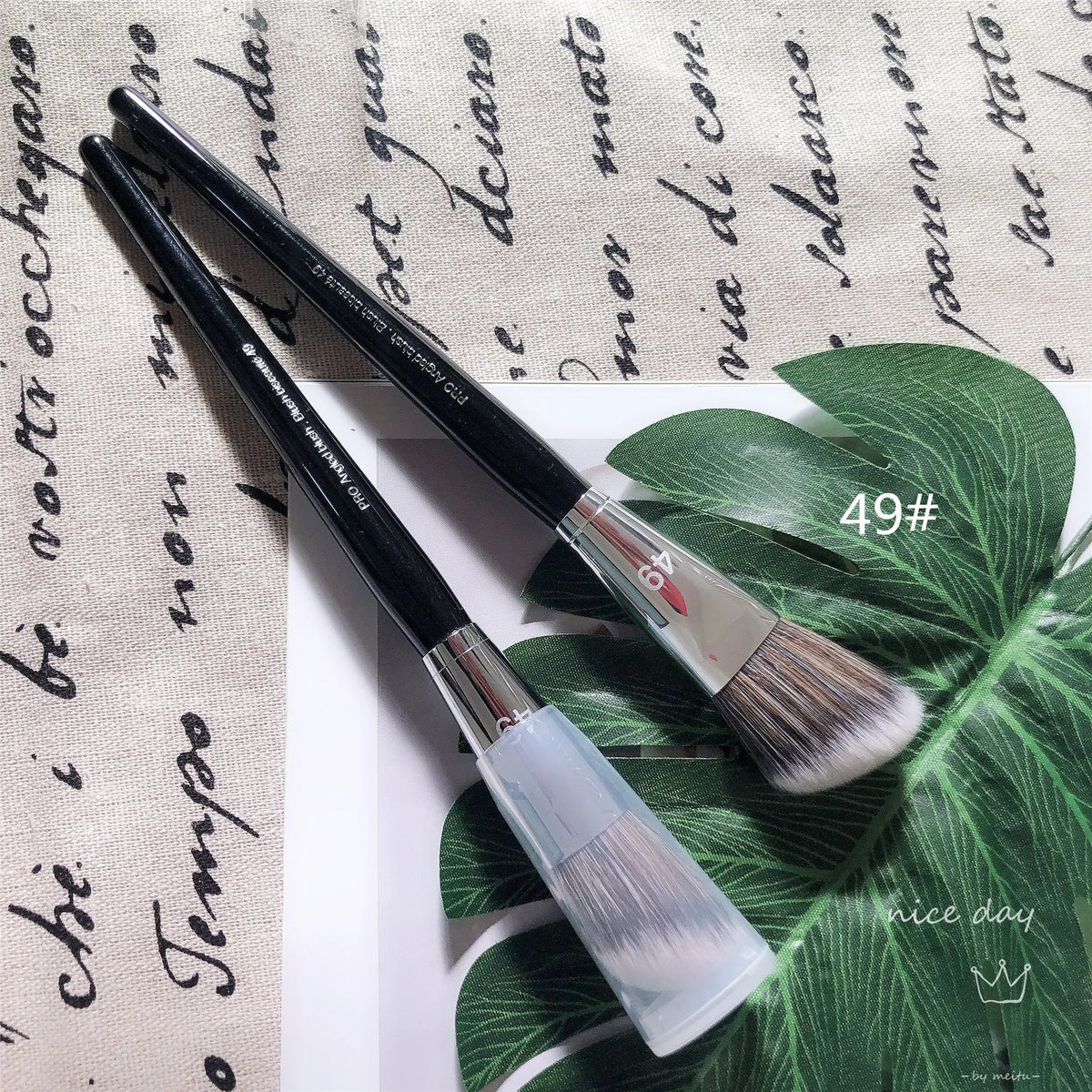 Angled Contouring Brush – Cheekbone Blush & Sculpting Brush