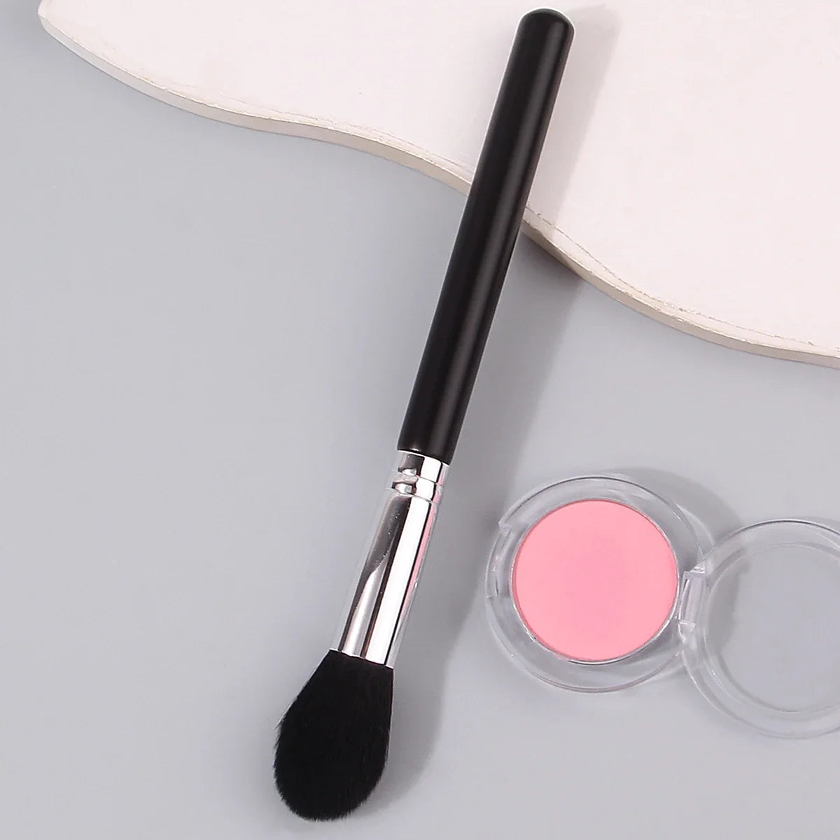 Flame Highlighter Makeup Brush – Soft Blush & Contour Brush