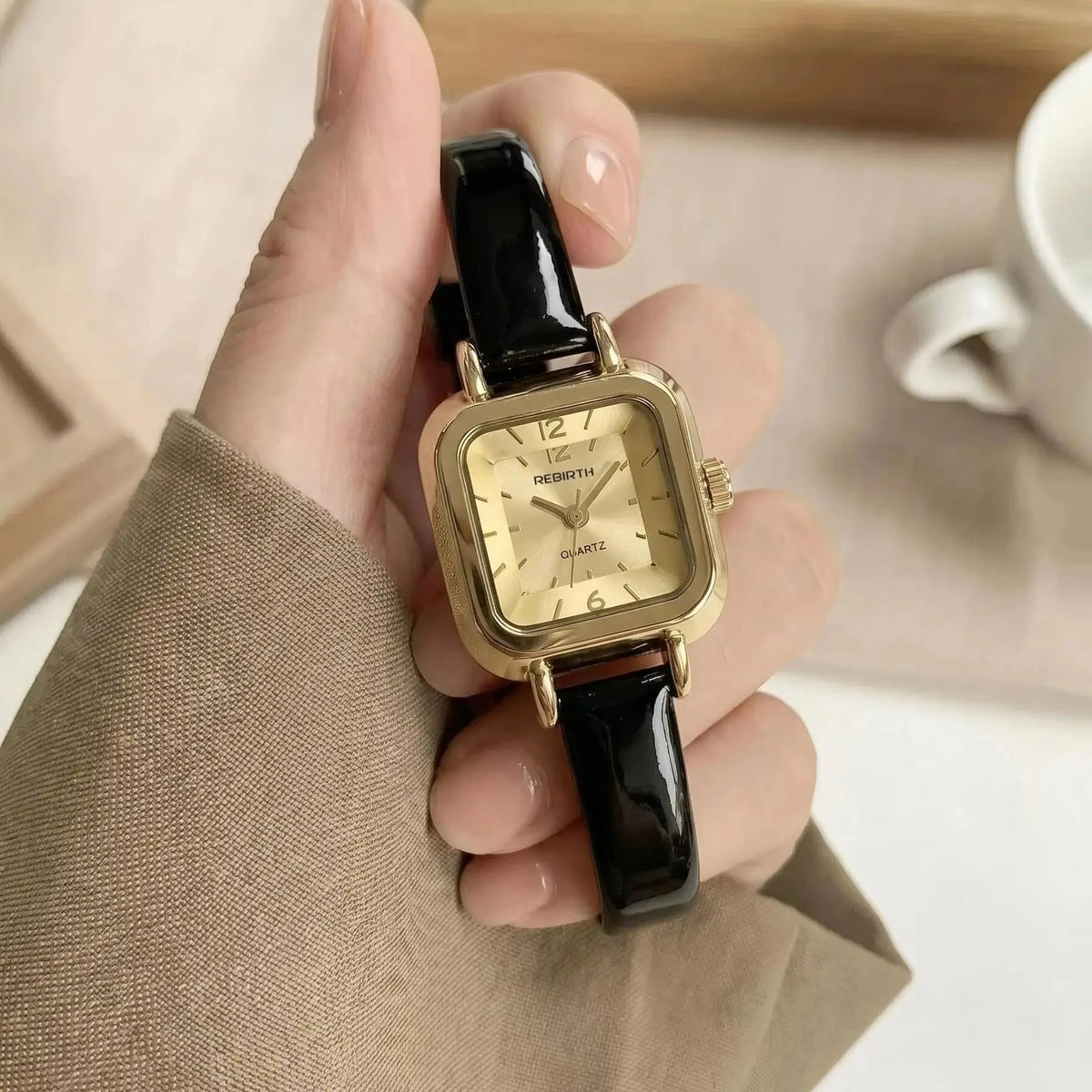 REBIRTH Women's Retro Quartz Watch – Oval Dial & Leather Strap