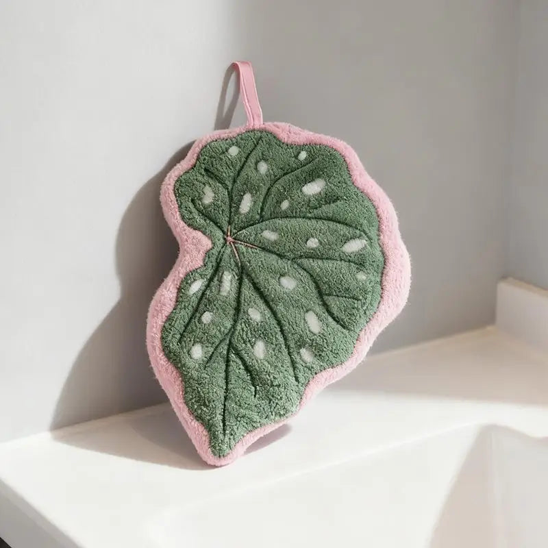 Leaf-Shaped Hand Towel – Soft Coral Fleece Hanging Towel