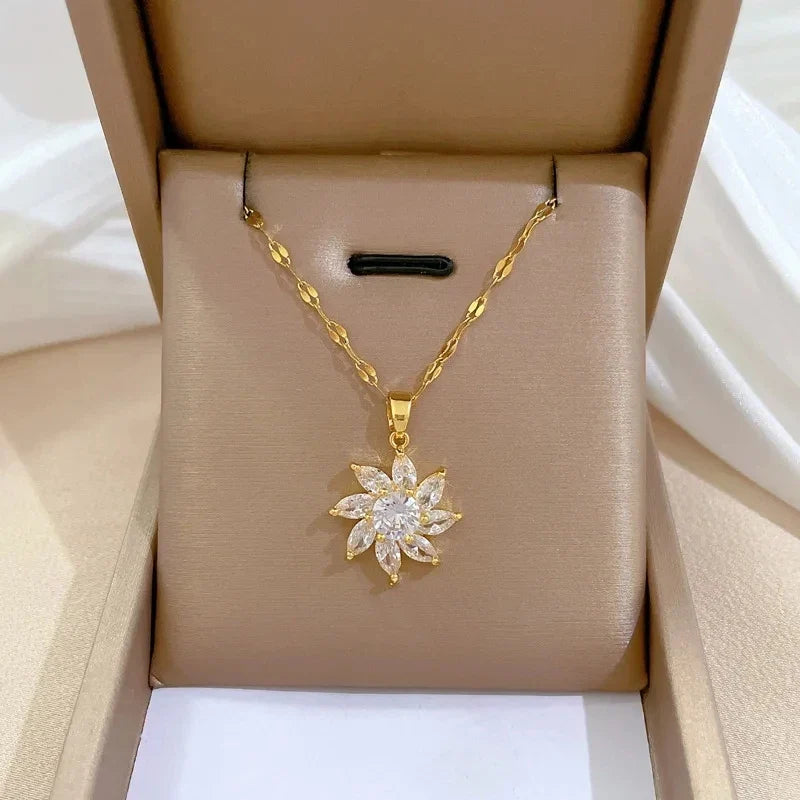 Women's Minimalist Flower Pendant Choker Necklace – Gold