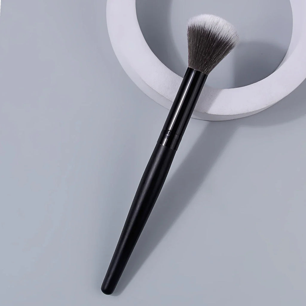 Nixie Highlighter Blush Contour Powder Makeup Brush