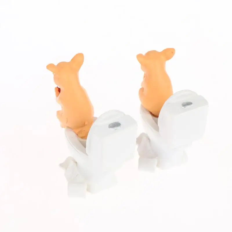Funny Pig on Toilet Resin Figurine – Whimsical Home Decor