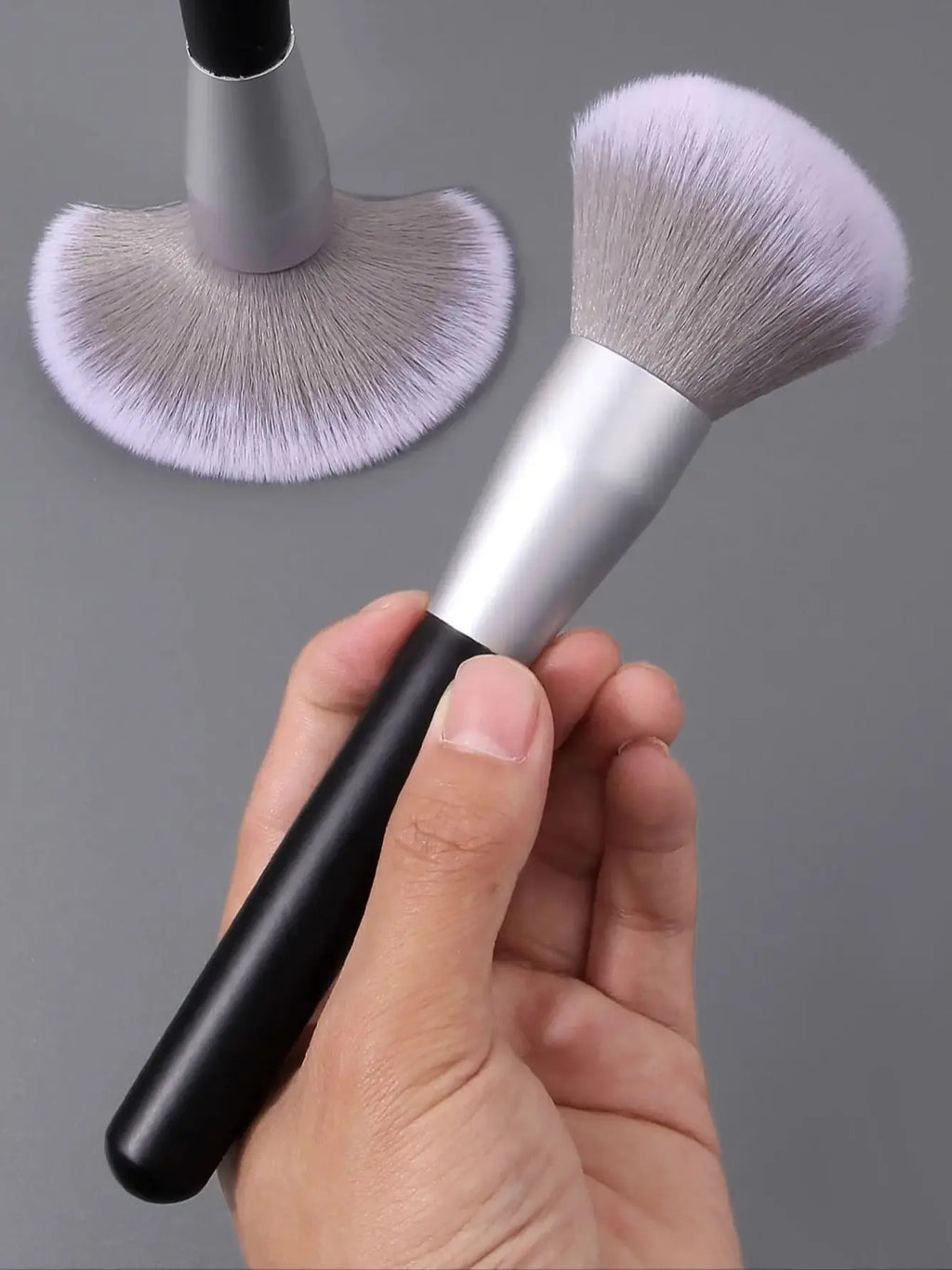 Fluffy Soft Bristle Makeup Brush – Blush, Powder & Setting