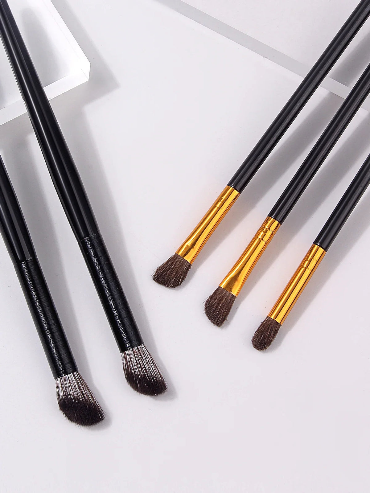 5-Piece Professional Eyeshadow Brush Set – Black Gold Handle