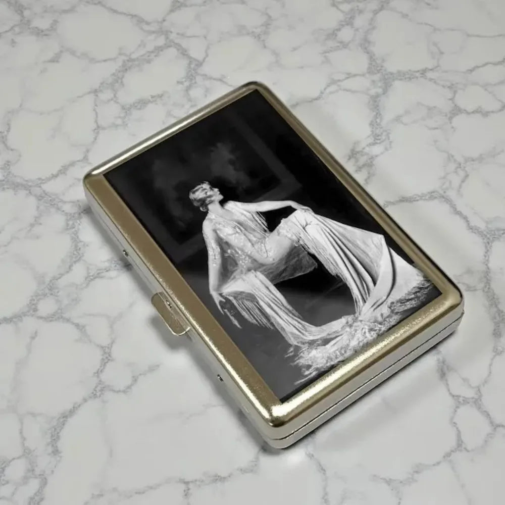 Vintage Metal Card Case – Slim ID & Credit Card Holder