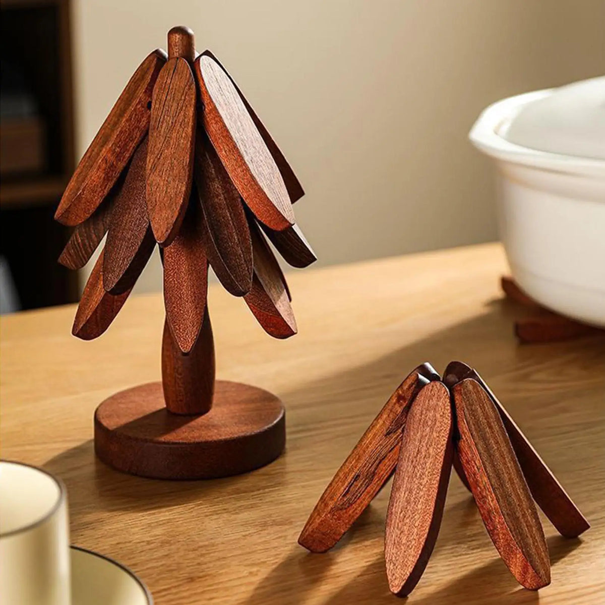Wooden Christmas Tree Trivet & Coaster Set – 4pc Foldable