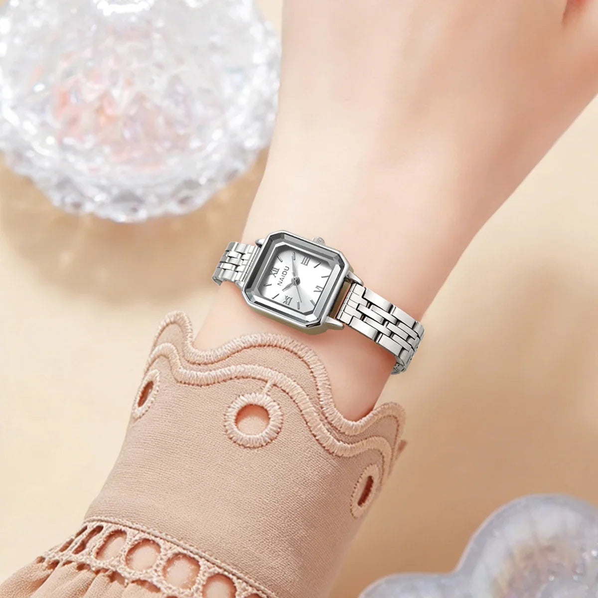REBIRTH Women's Retro Quartz Watch – Light Luxury Daily Style