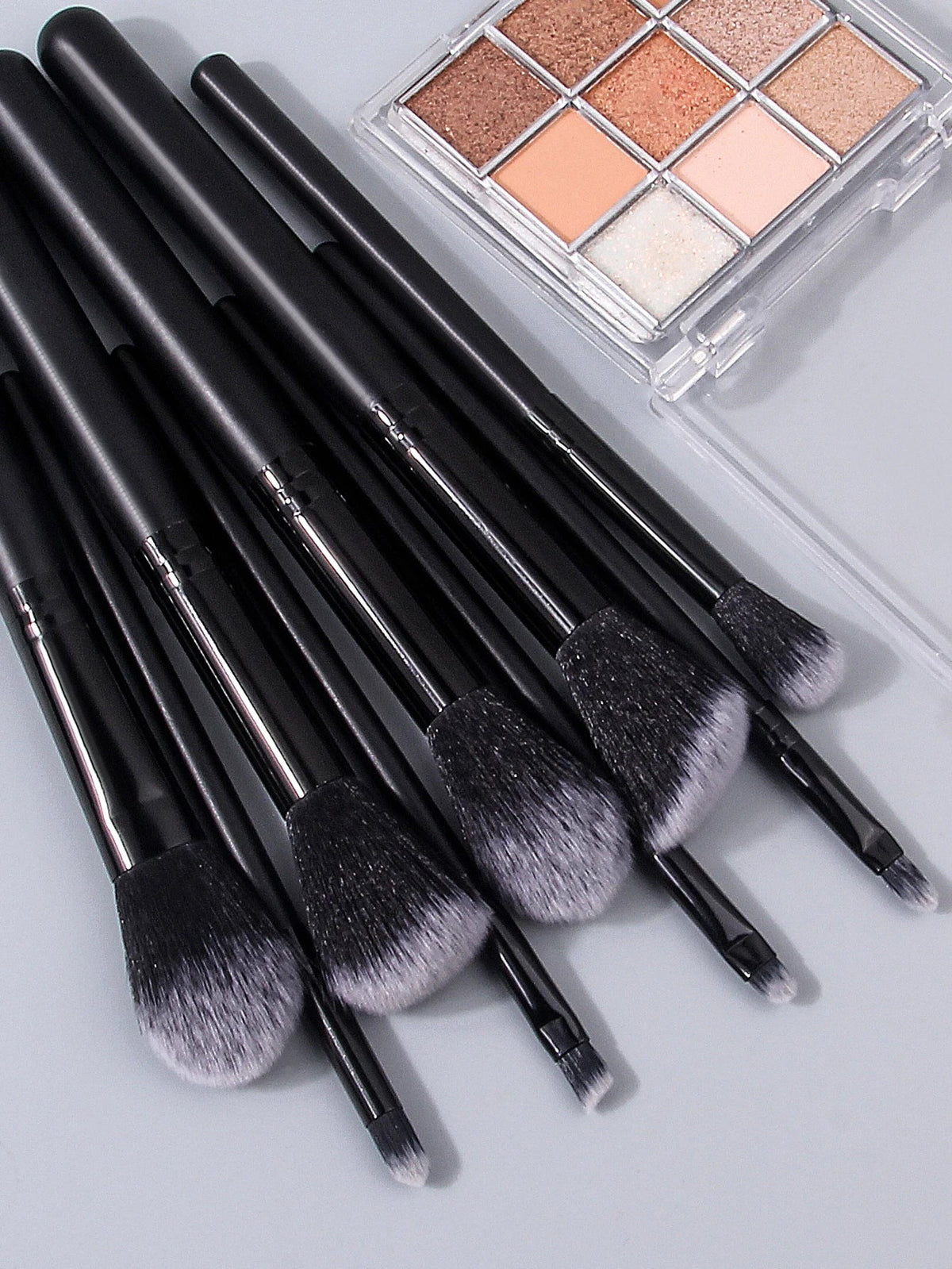 Nixie 9-Piece Black Makeup Brush Set – Blush & Contour