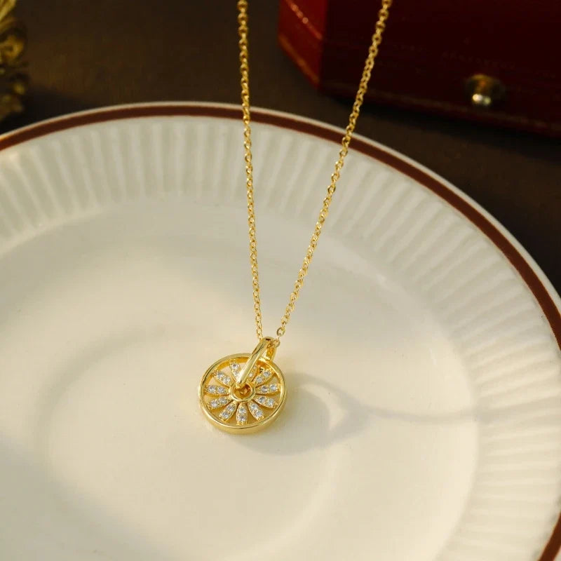 Zircon Wheel Pendant Necklace – Minimalist Gold Clavicle Chain