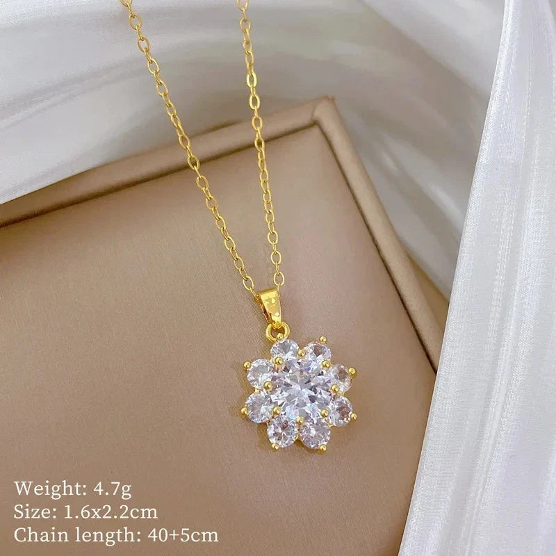 Women's Minimalist Flower Pendant Choker Necklace – Gold