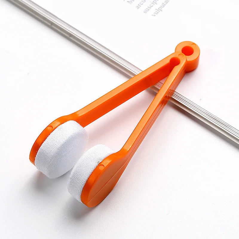 Mini Portable Eyeglass Cleaner Clip – Microfiber Lens Wipe Tool
