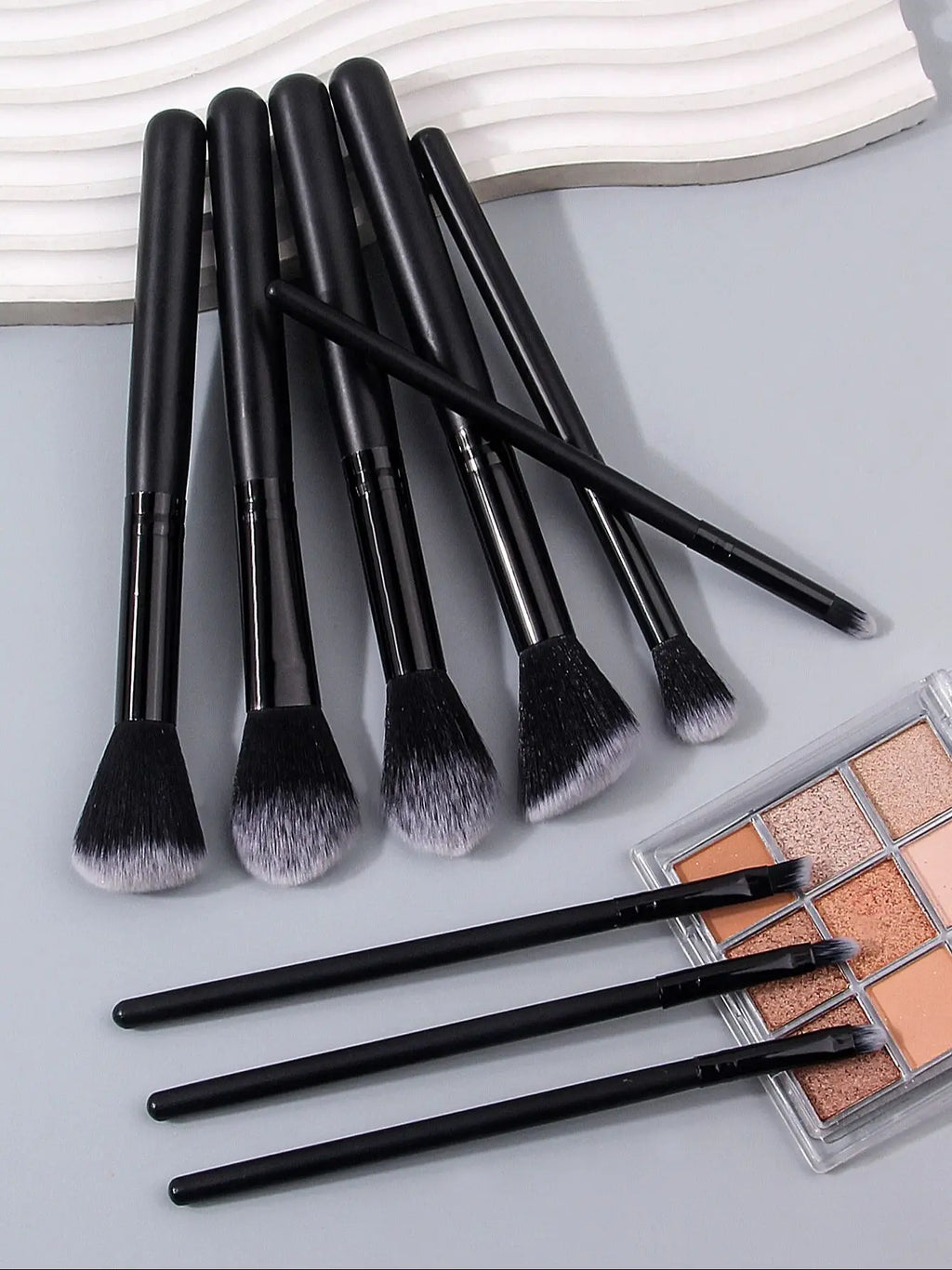 Nixie 9-Piece Black Makeup Brush Set – Blush & Contour