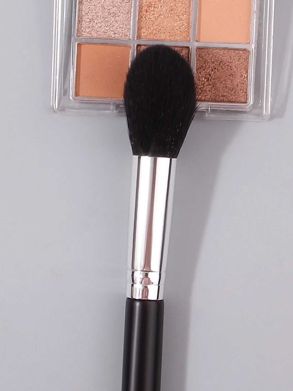 Flame Highlighter Makeup Brush – Soft Blush & Contour Brush