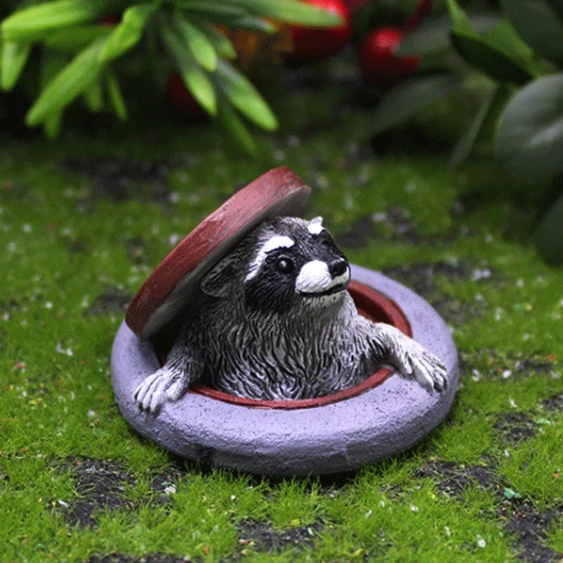 Raccoon Manhole Cover Garden Ornament – Resin Microlandscape Decor