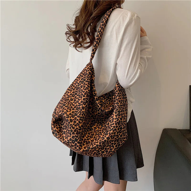 Women's Canvas Dumpling Tote Bag – Japanese Minimalist Style