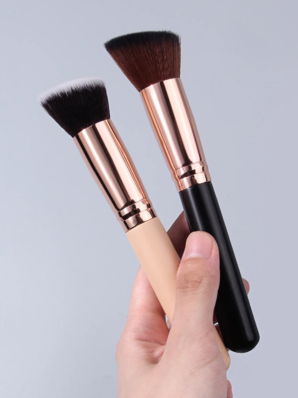 Angled Contour Brush – Soft Bronzer & Blush Makeup Tool