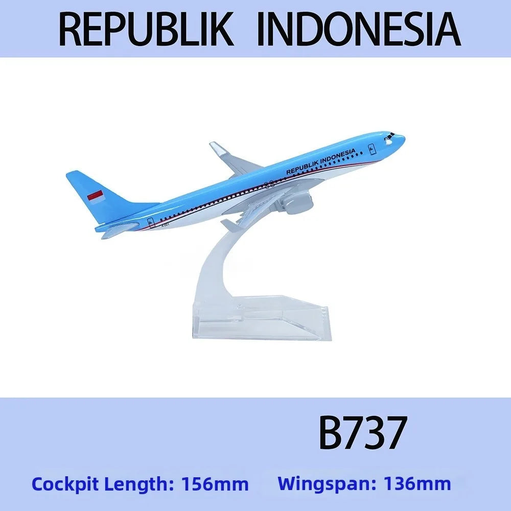 GOL Airlines Boeing B737 Diecast Model Plane 1/246 Scale 15.6cm
