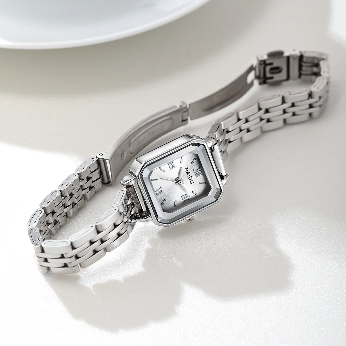 REBIRTH Women's Retro Quartz Watch – Light Luxury Daily Style