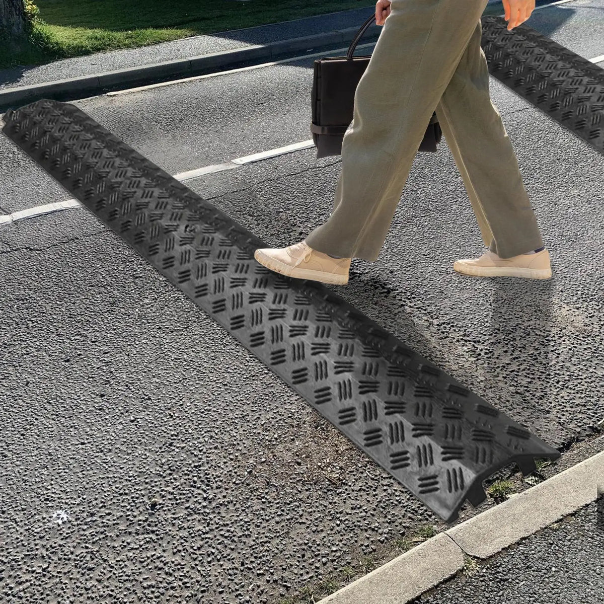 Outdoor Cable Ramp Protector – Weather-Resistant PVC Speed Bump