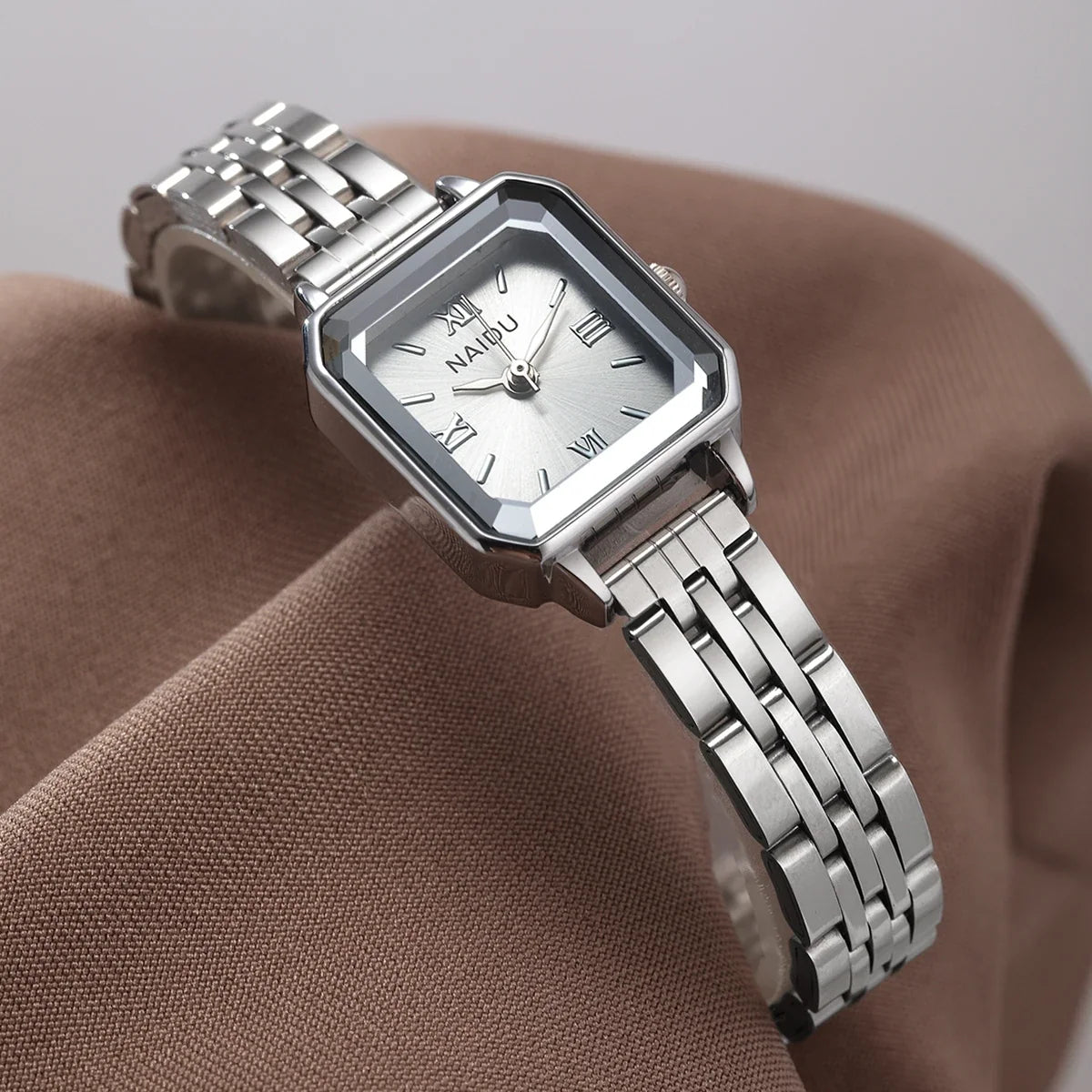 REBIRTH Women's Retro Quartz Watch – Light Luxury Daily Style