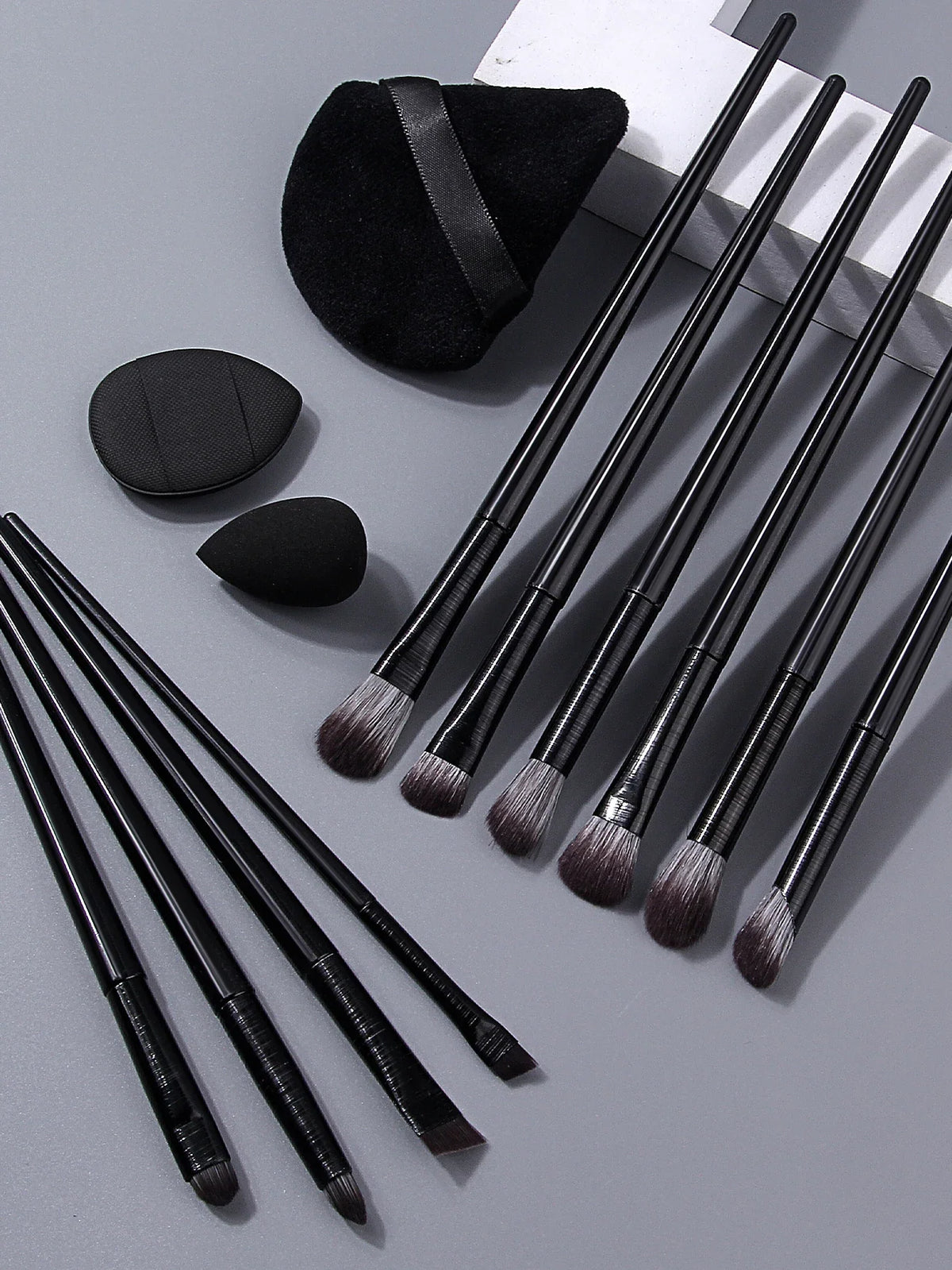 Nixie 13-Pc Eye Makeup Brush Set – Eyeshadow & Contour