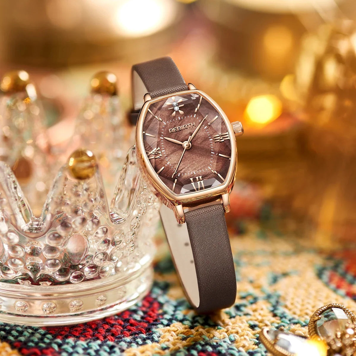 REBIRTH Women's Retro Leather Quartz Watch | Numberless Dial