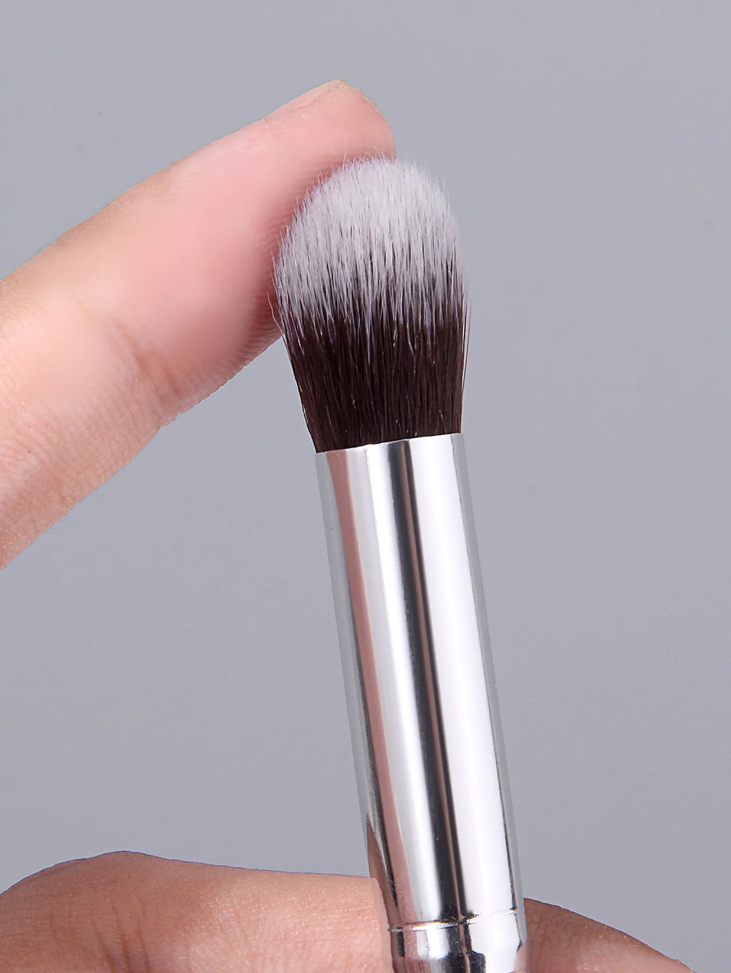 Nixie Premium Foundation Concealer Contour Brush | Blending