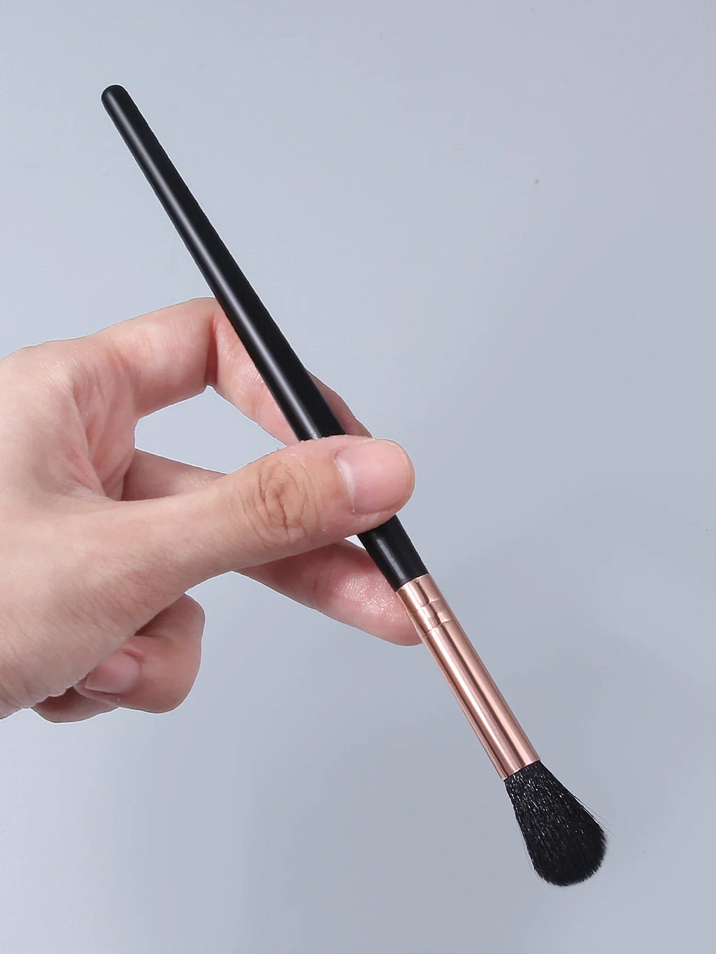 Nixie Multifunctional Highlighter Blush & Contour Makeup Brush