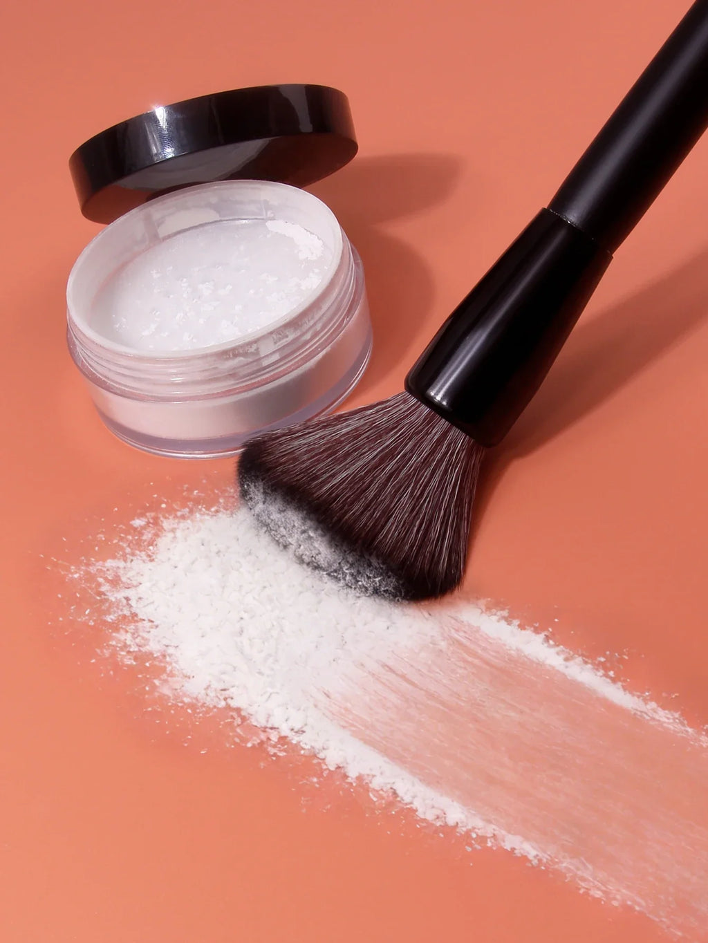 Nixie Large Soft Bristle Setting & Blush Makeup Brush