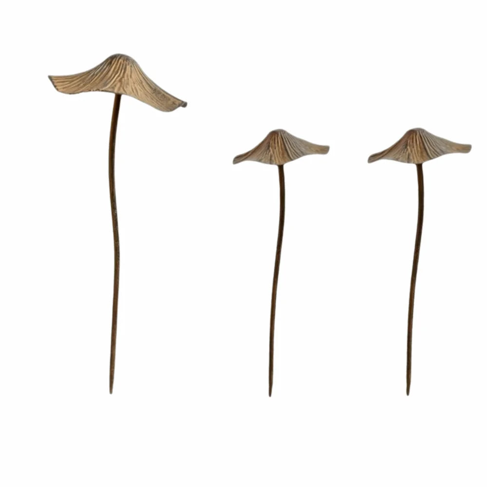 Retro Metal Rusty Mushroom Garden Lawn Decoration Set