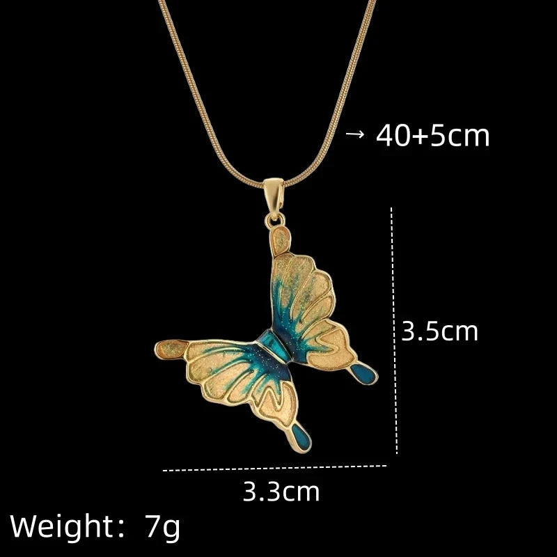 Women's Gold Minimalist Clavicle Pendant Necklace | Zirconia