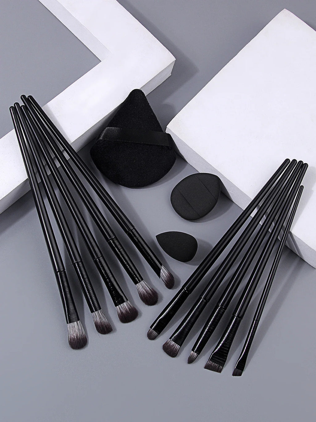 Nixie 13-Pc Eye Makeup Brush Set – Eyeshadow & Contour