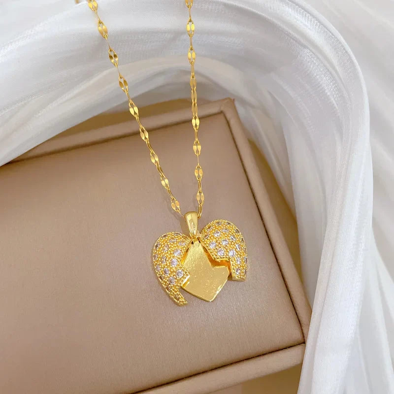 Luxury Heart Pendant Necklace Gold Stainless Steel Choker