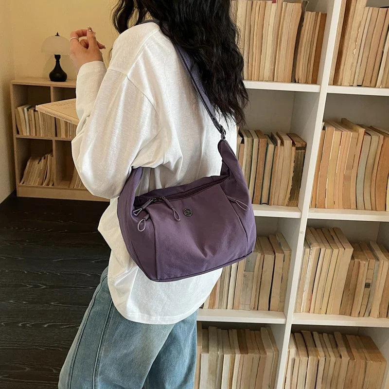 Large Capacity Nylon Crossbody Dumpling Bag – Lightweight & Casual