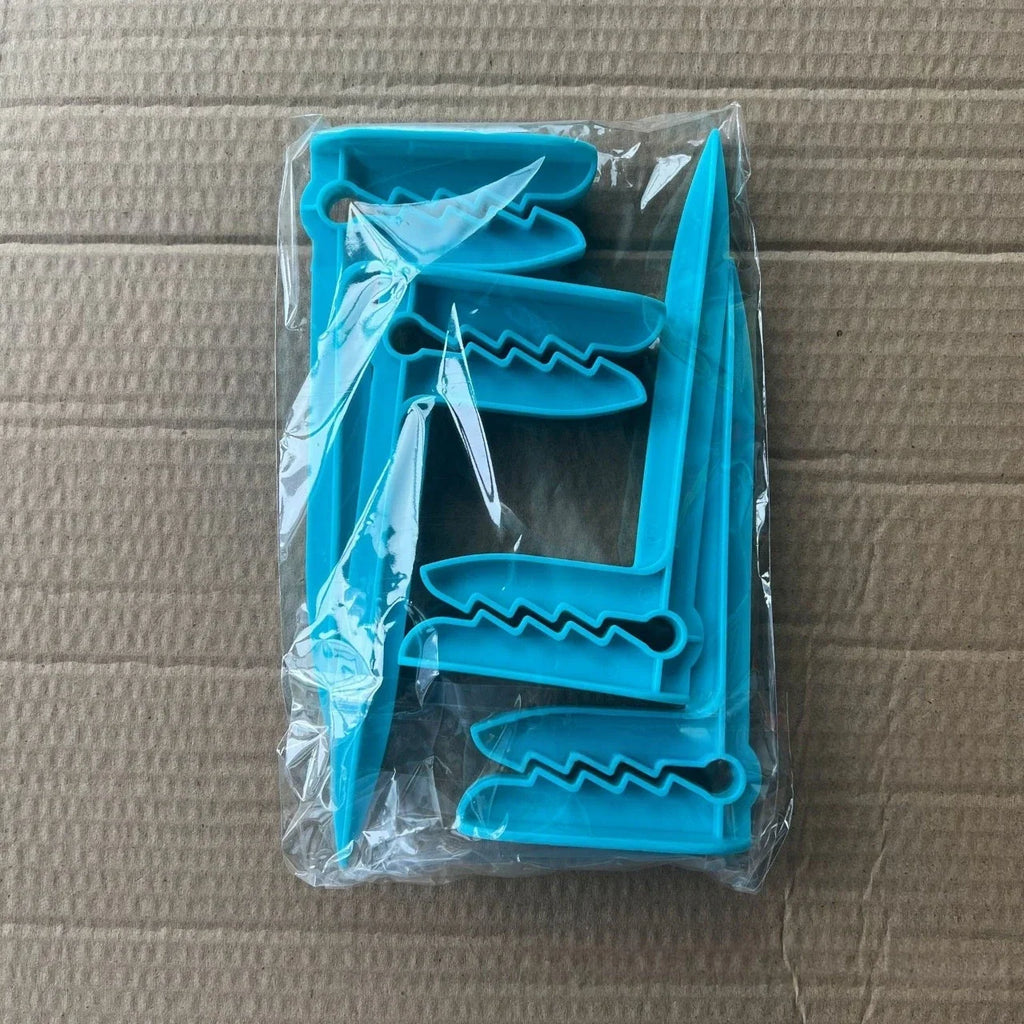 4PCS Beach Towel Clips – Outdoor Camping Mat & Clothes Pegs