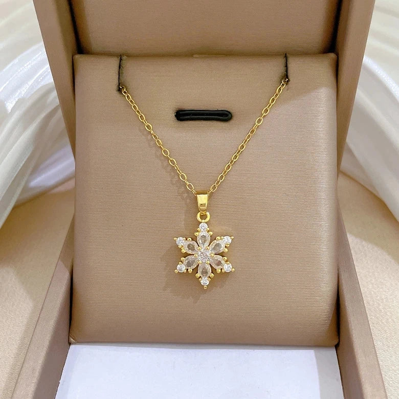Women's Minimalist Flower Pendant Choker Necklace – Gold