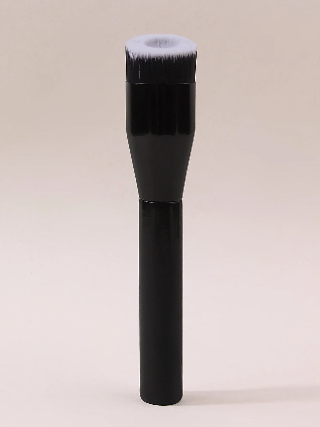 Nixie Facial Makeup Brush – Foundation, Blush & Contour